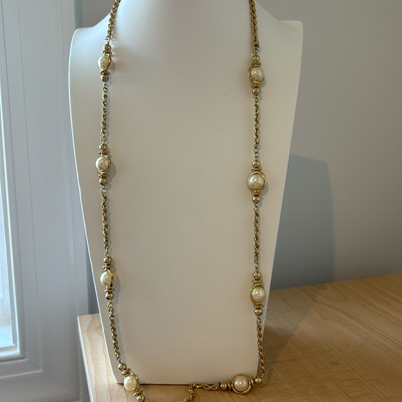 Faux pearl stations necklace/ gold tone chain with no tarnish - Picture 2 of 11
